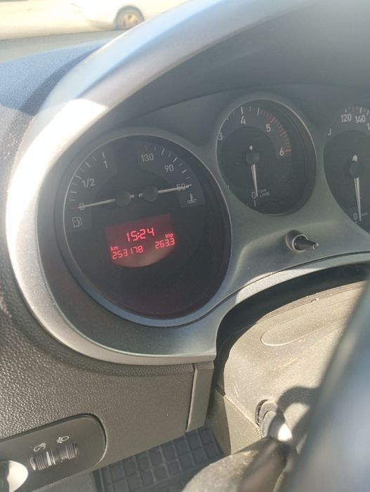 Продам seat leon 2005