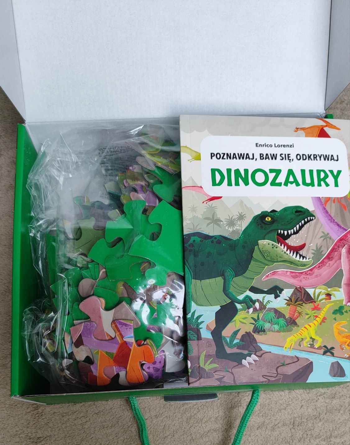 Puzzle i książka (205 elementów). Nowy!