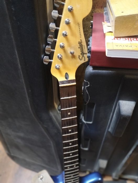 Braço squier de guitarra tornado