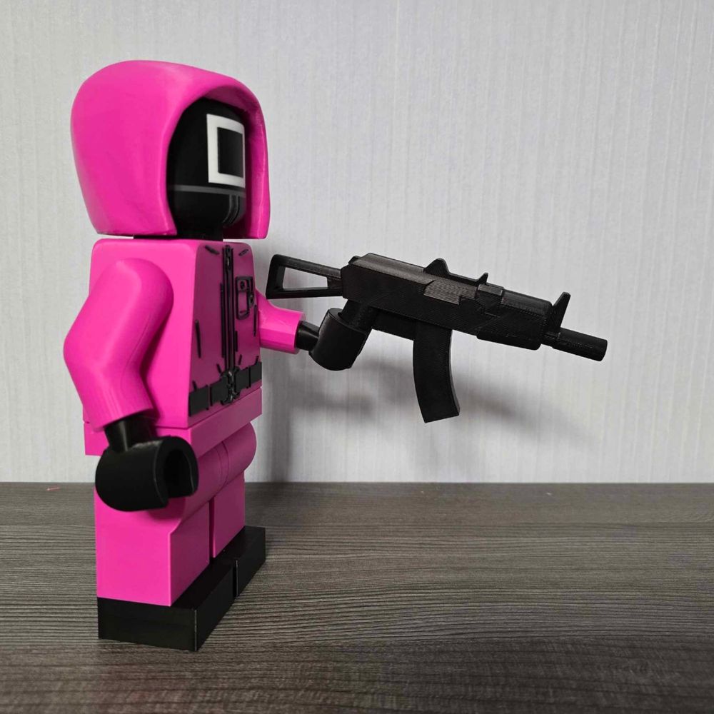 Figurak Strażnik Squid Game Kwadrat Lego XL