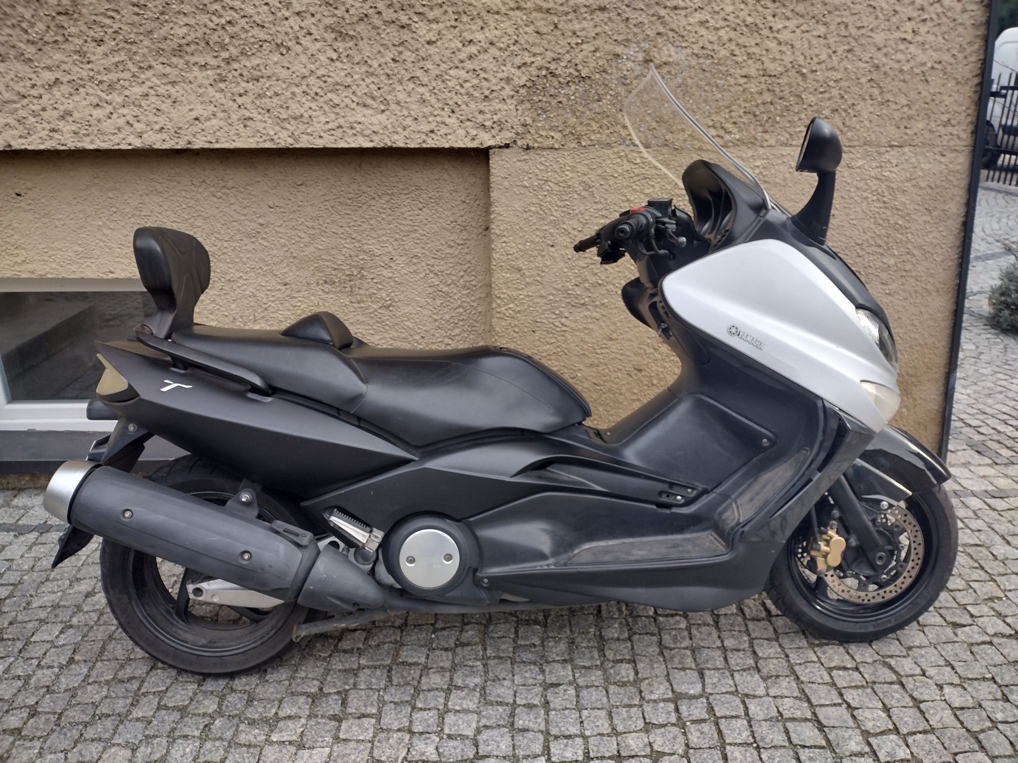 Yamaha tmax 500.