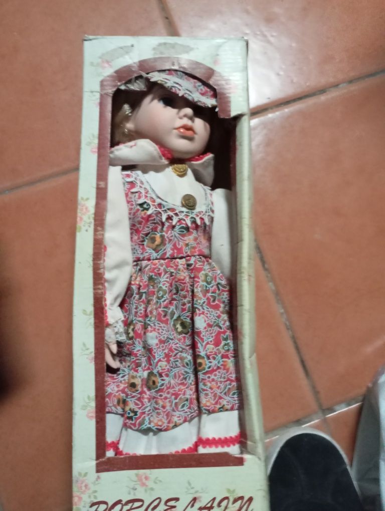 Bonecos procelana