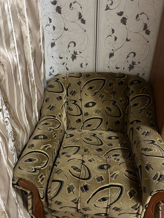 Крісло розкладне. Два штуки.