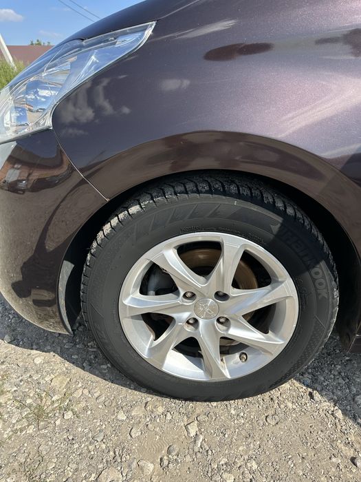 Peugeot 208 2013
