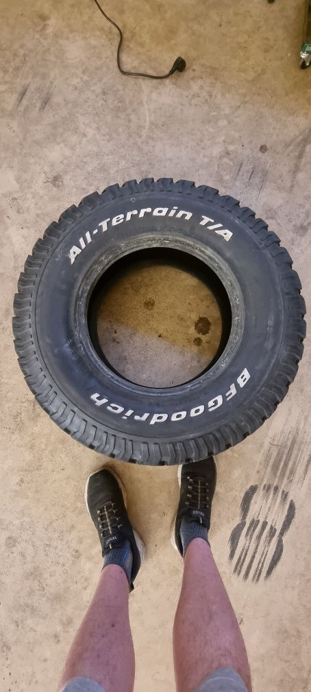 bfgoodrich all terrain  A/T  265/75//16