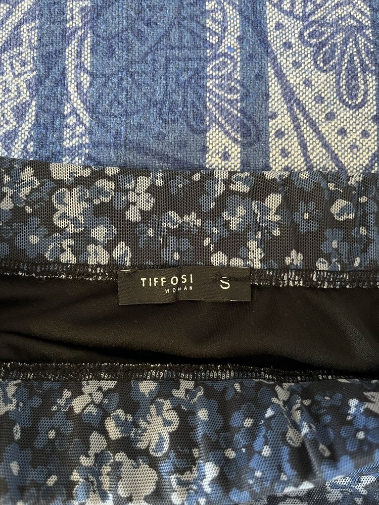 Saia Floral Tiffosi com Abertura | S