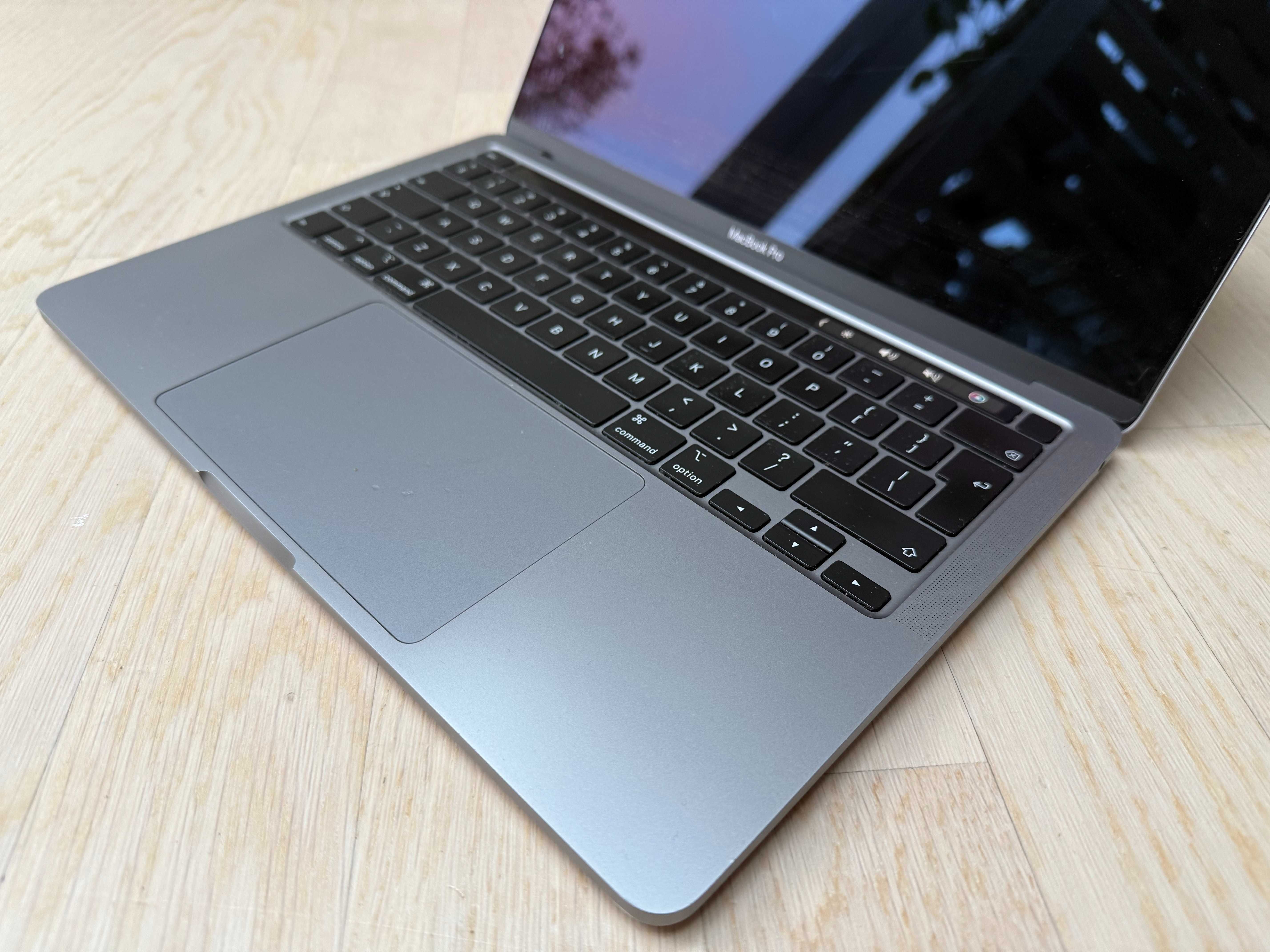 MacBook Pro 13" 2020 1.4 16GB RAM 256 GB SSD