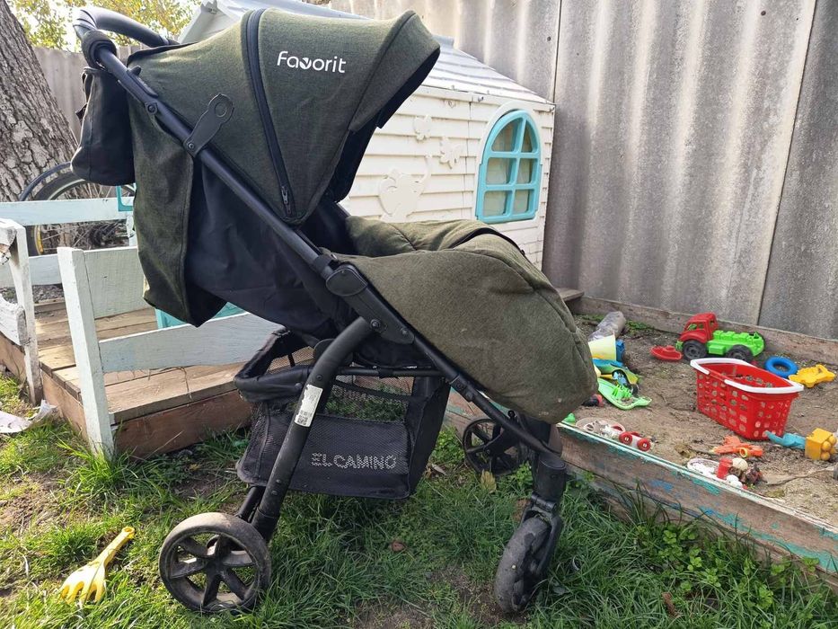 Прогулочная детская коляска