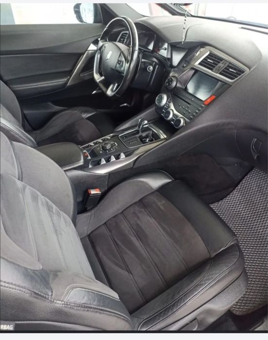 Автомобіль Citroen DS5