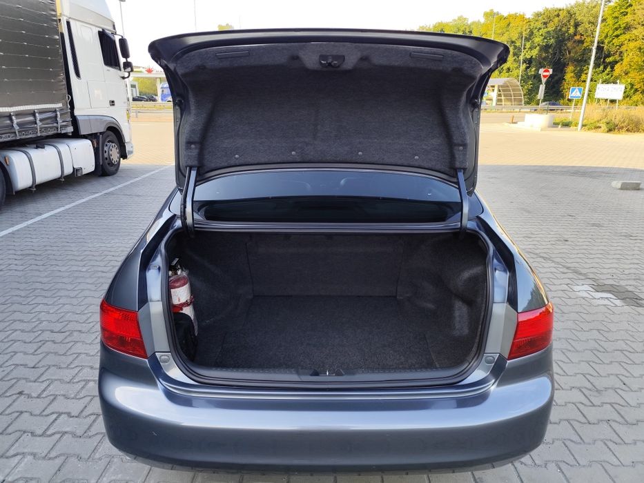 Продам Хонда аккорд гибрид