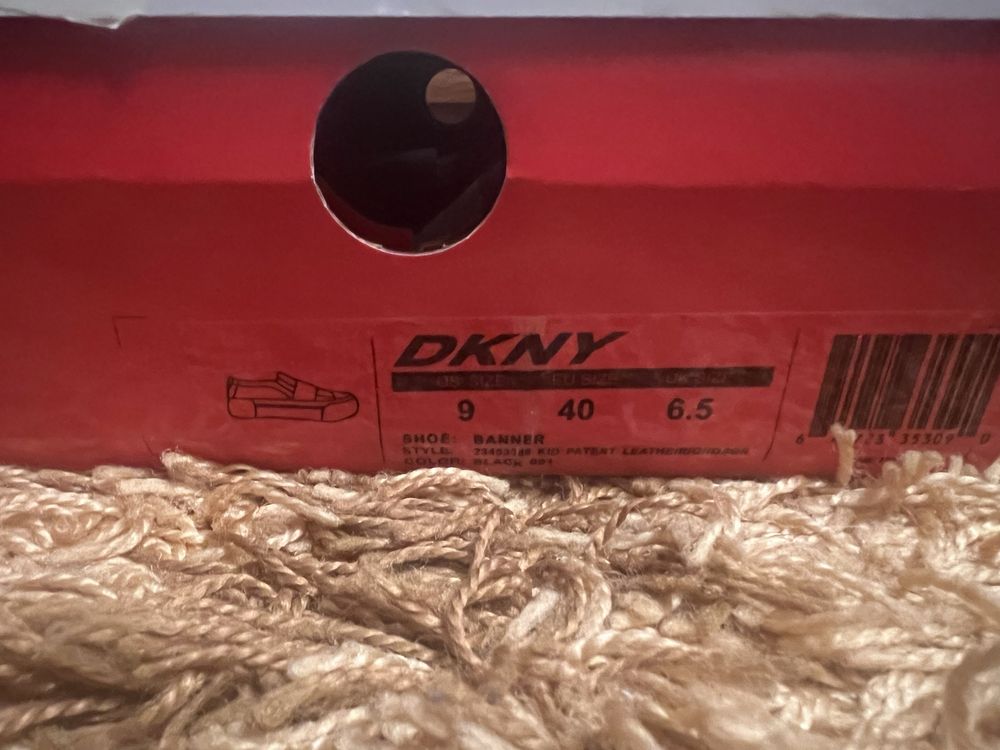 Сліпони DKNY розмір 40