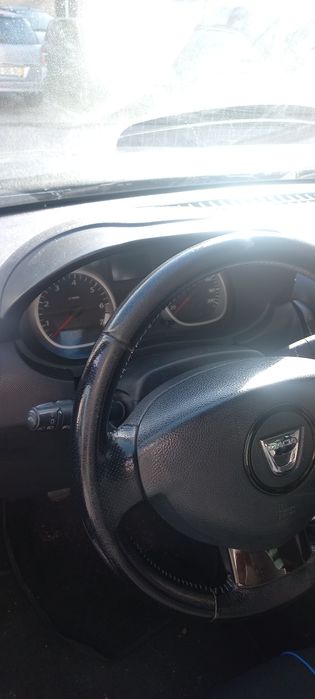 Dacia Duster vende ou troco