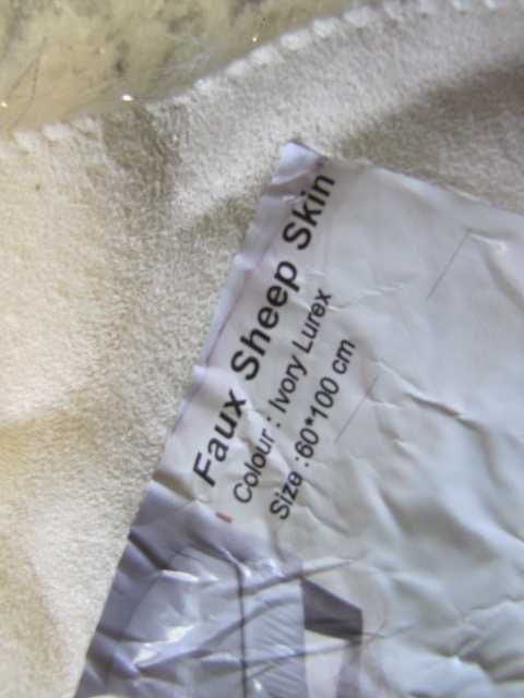 Biała Miękka Sztuczna SKÓRA Owcza Dywan DYWANIK 60x100 cm