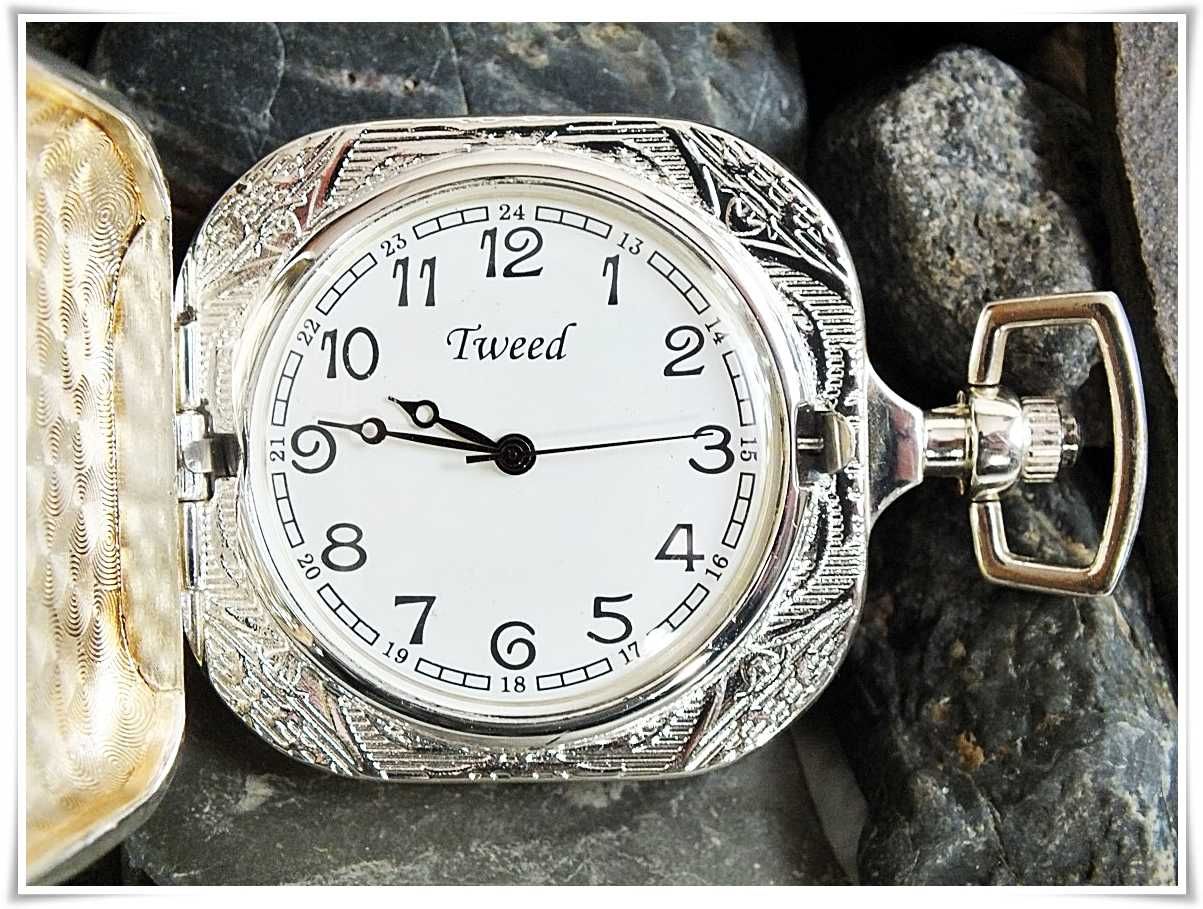 Stary zegarek kieszonkowy mechaniczny nakręcany Tweed