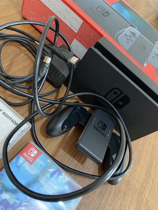 Nitendo Switch em otimo estado com jogos bolsa e acessorios