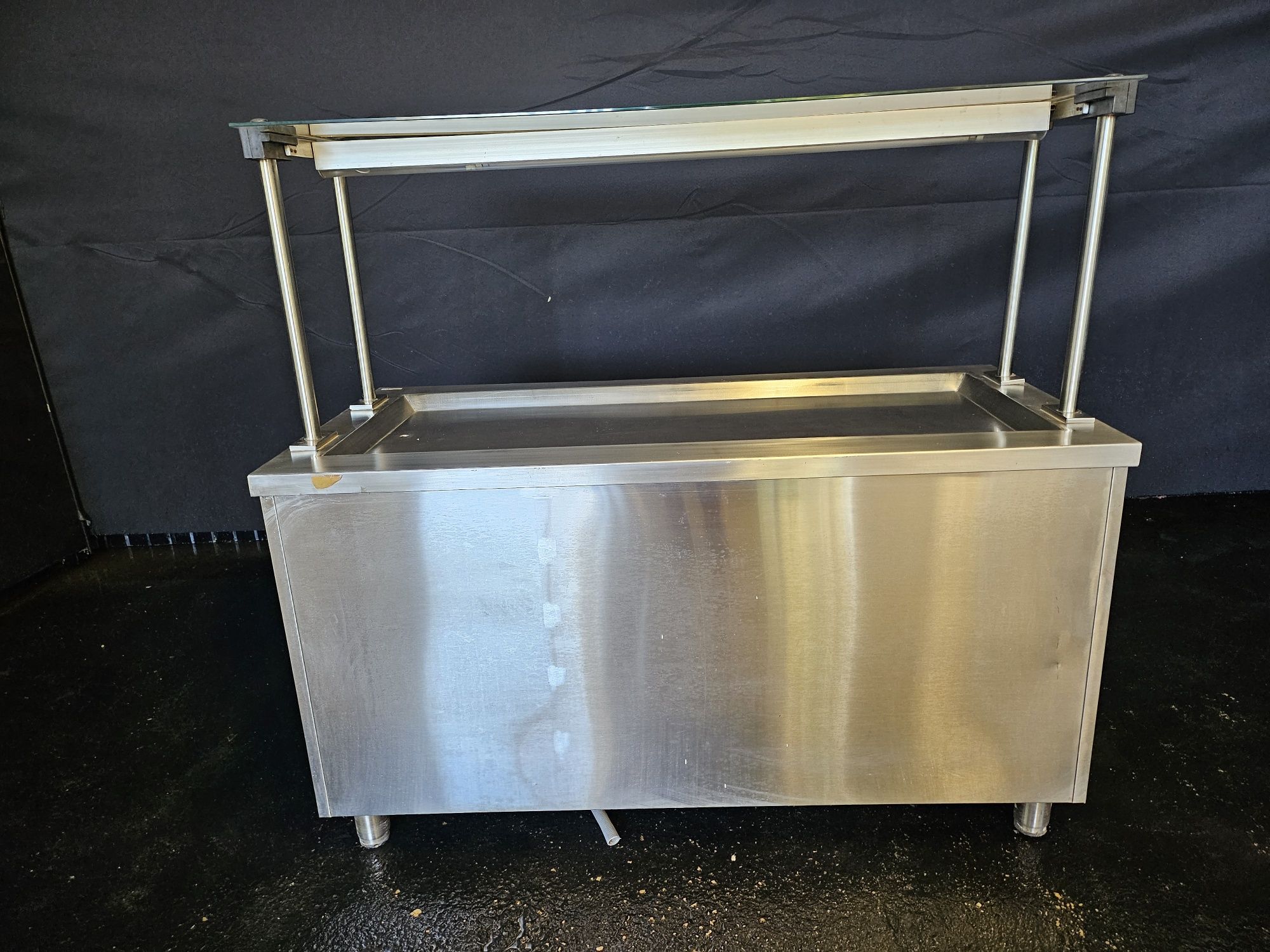 Mesa fria com vidro