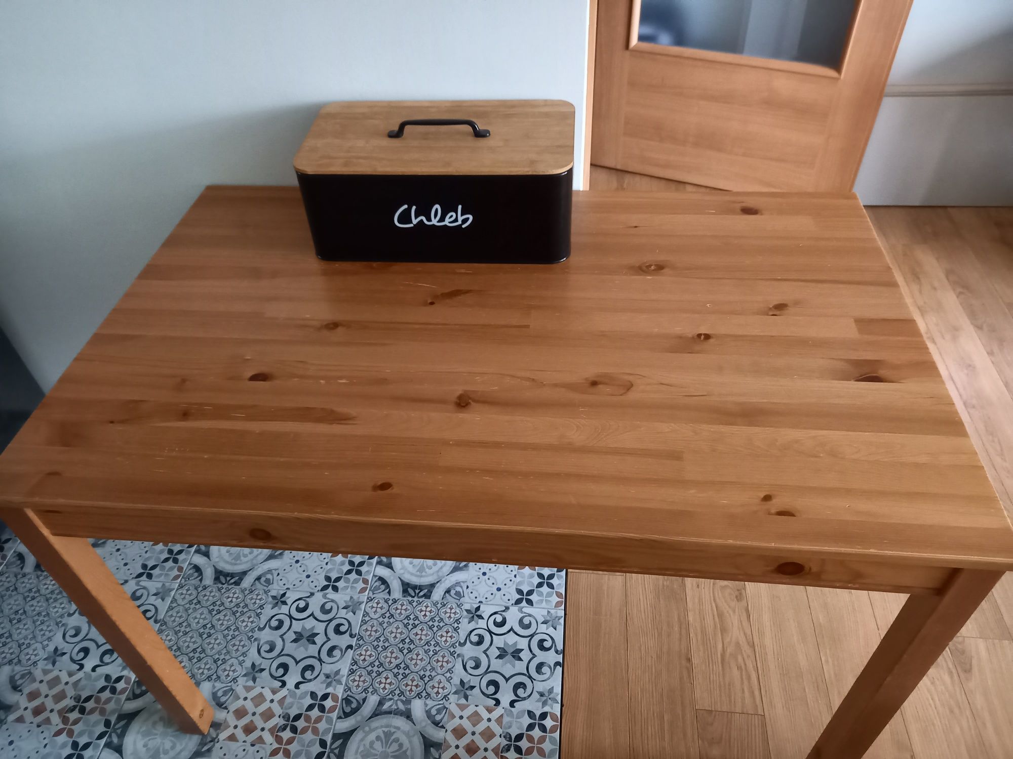 Stół ikea plus chlebak