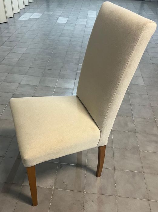 4 Cadeiras sala jantar em madeira com tecido bege lavável