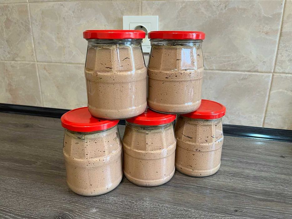 Тушонка, каша з мясом, паштет, голубці, курка, риба