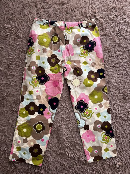 Жіночі укорочені штани з квітковим принтом