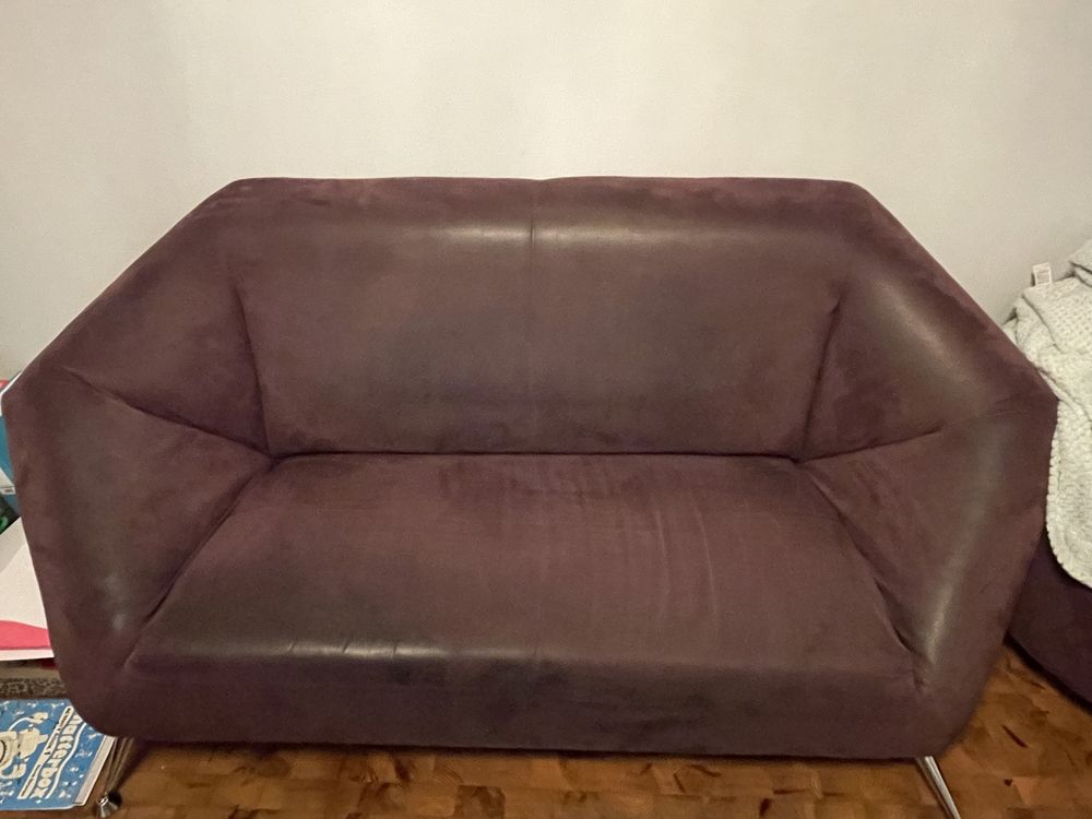 Kanapa sofa 2 osobowa ciemno-fioletowa oraz pufo fotel w komplecie