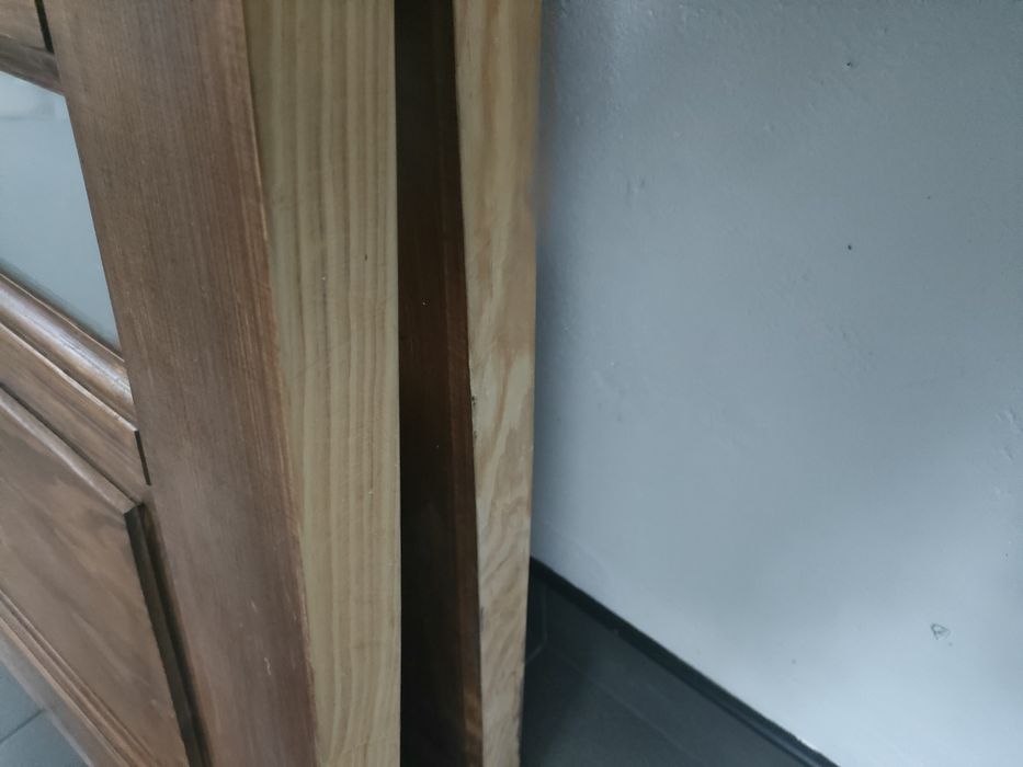 Solidne drewniane drzwi retro vintage