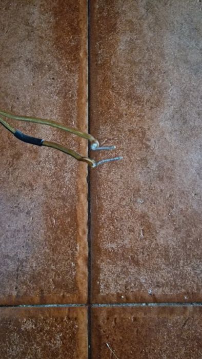 2 Colunas LG (altas) e subwoofer