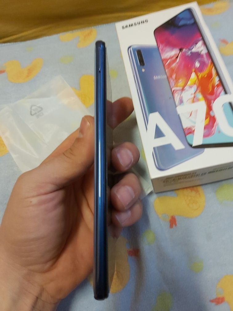 Samsung a70 6/128gb
