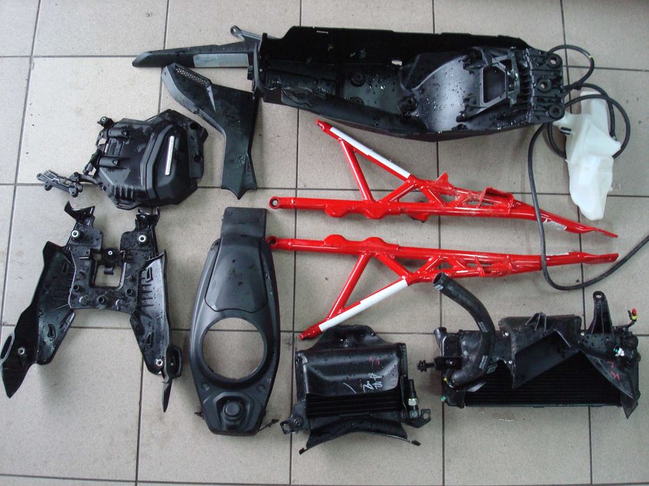 Ducati Multistrada V4S 22r silnik stacyjka zestaw startowy części