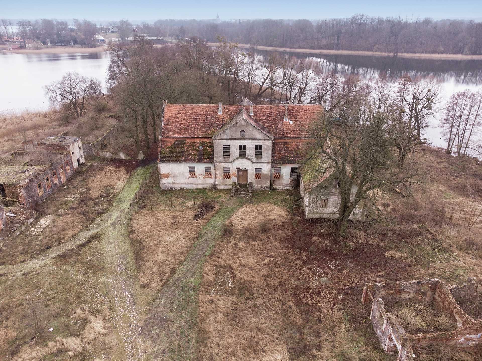 Pałac nad jeziorem Morzycko w Przyjezierzu - 202/OOS
