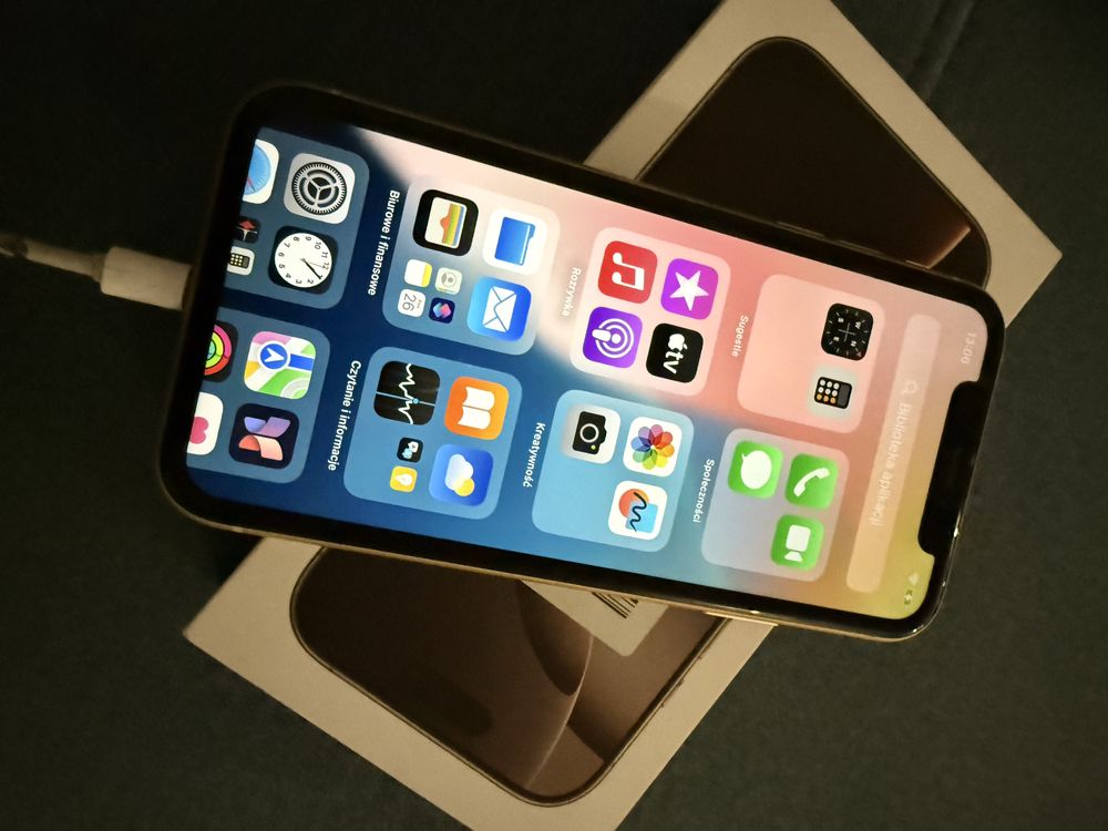 iPhone XR stan idealny