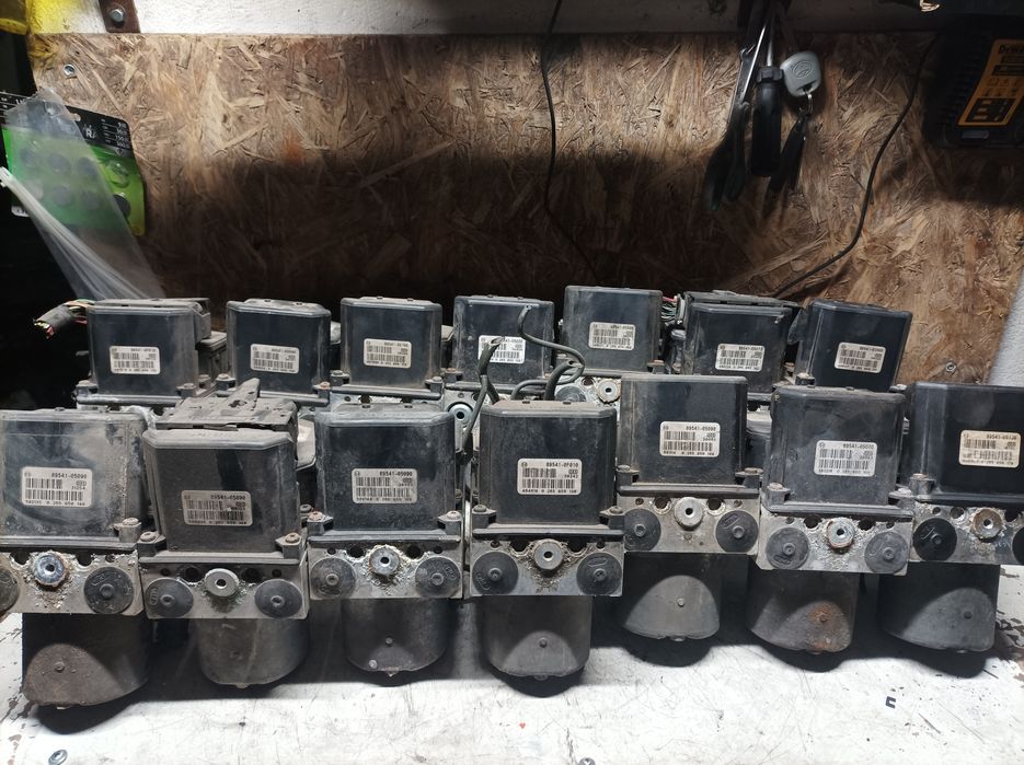 Sterownik ABS Toyota Avensis t25 corolla Verso d4d vvti pompa abs