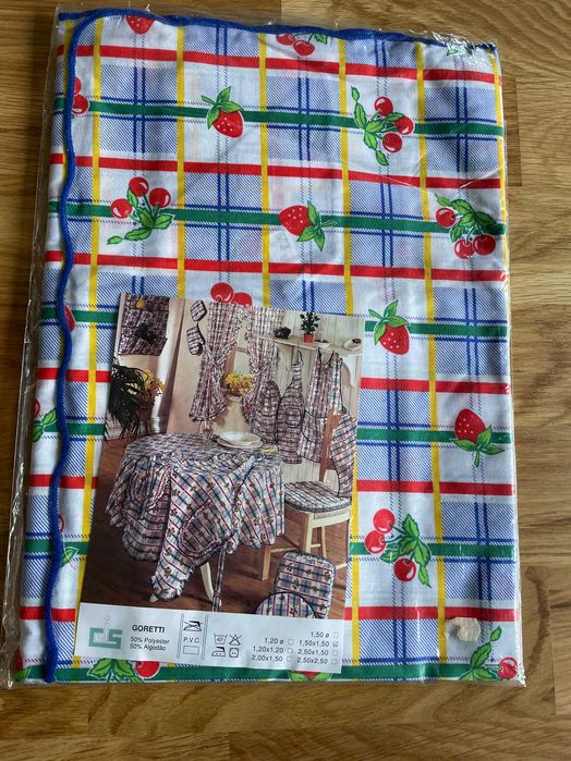 Toalha de Mesa Quadrangular “Goreti” NOVA
