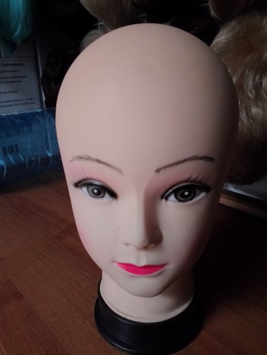 Голови манікени..