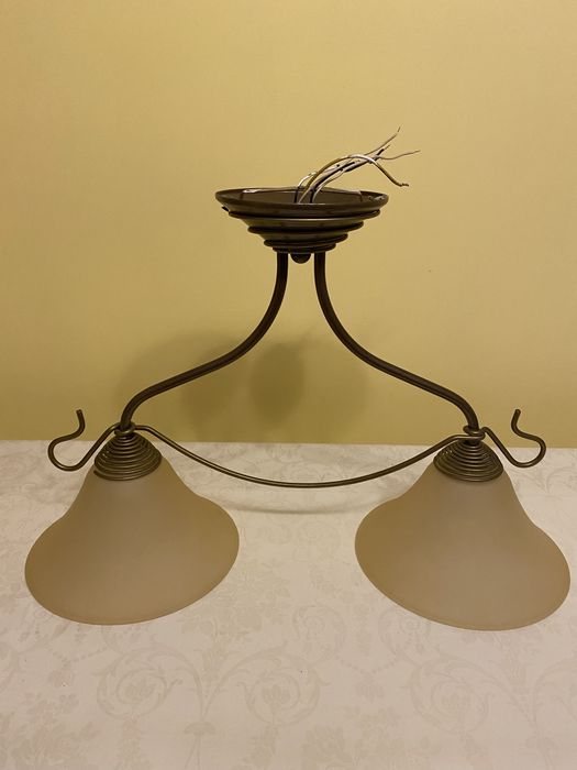 Lampa sufitowa kremowe klosze