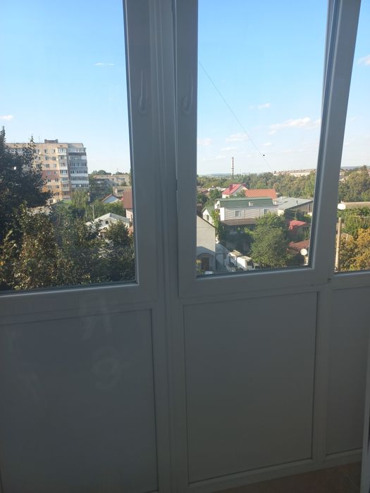 Продам 3-х кімн.-студіо в р-ні стомат.полікл.