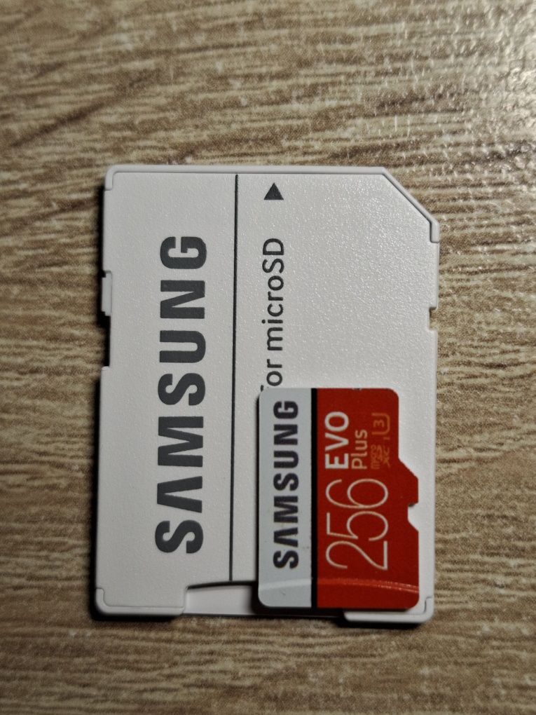 Карта пам'яті SamsungEvoPlus microSDXC 256GB UHS-I Class10+SDадапт.