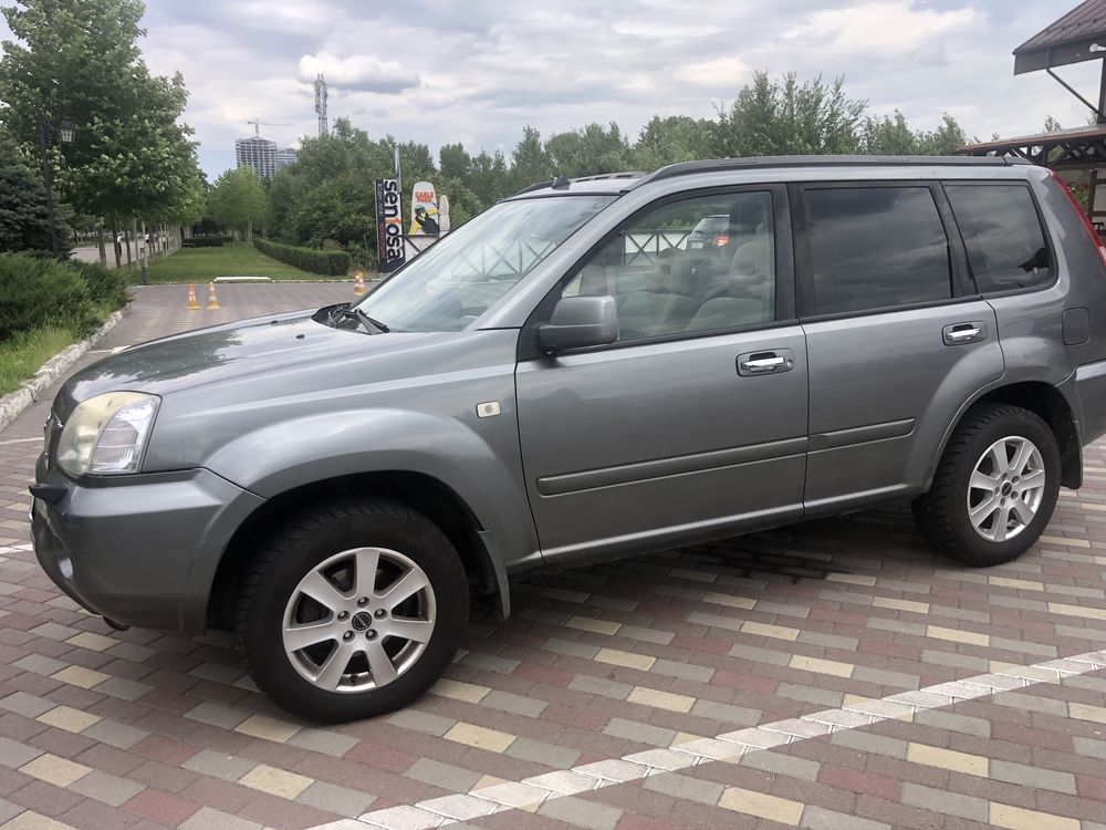Nisan X -Trail Для військових