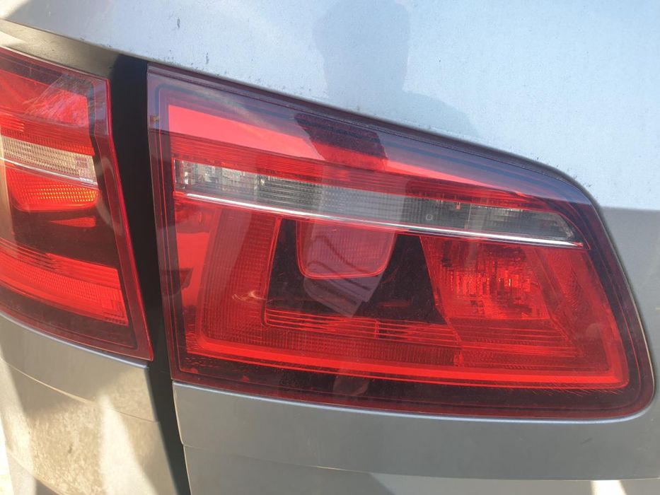 Farolim da mala esquerdo VOLKSWAGEN Golf Sportsvan (AM1)