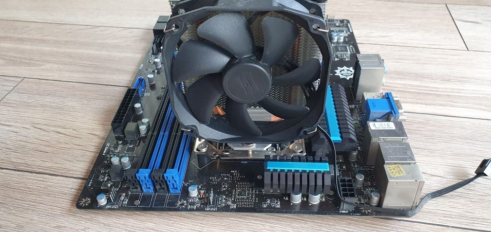 Płyta główna MSI B85-G43 z procesorem Intel Core i7 4790K 4rdzeniowy 4