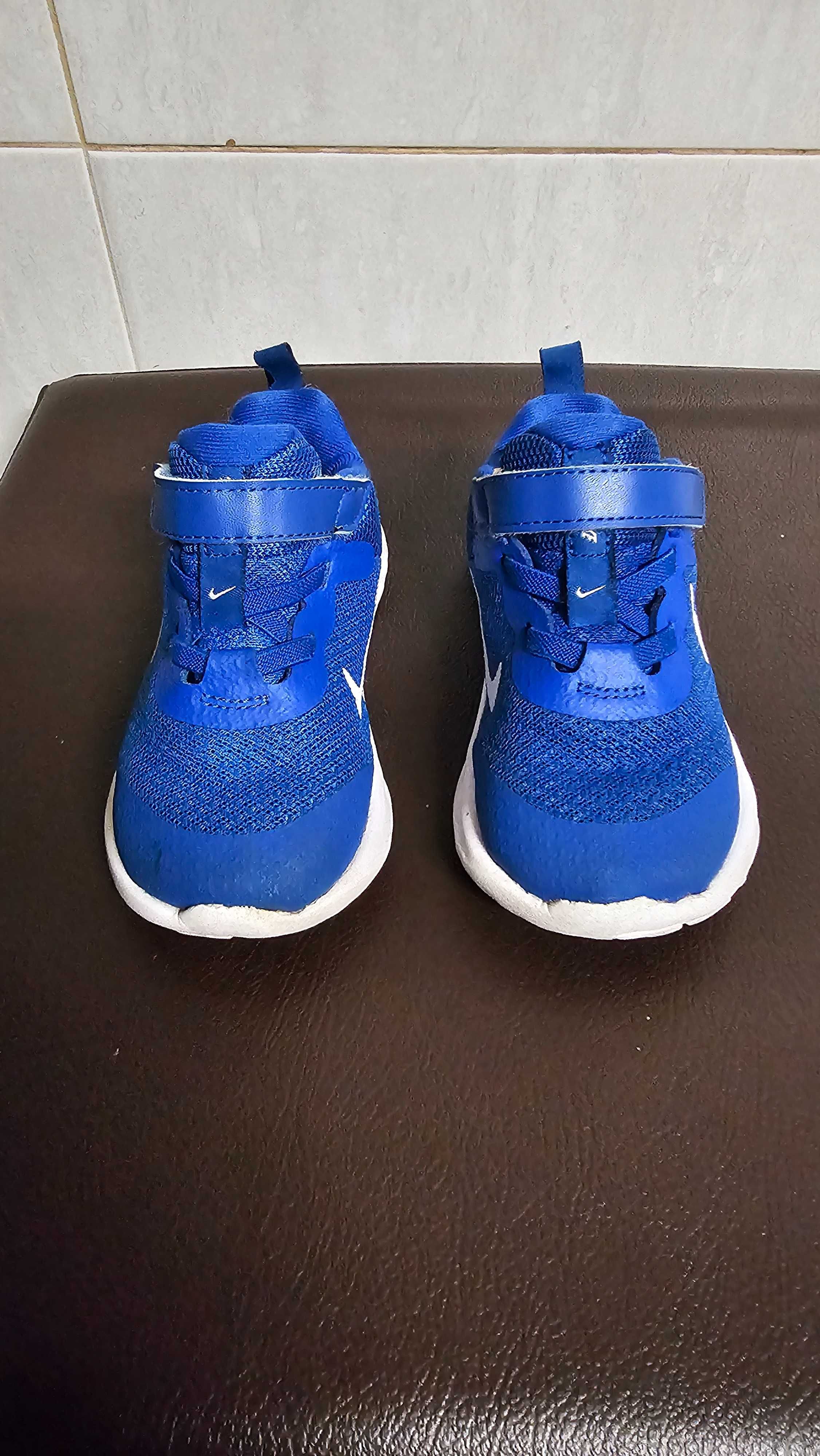 Sapatilhas / Ténis Nike Revolution 6 N°23.5