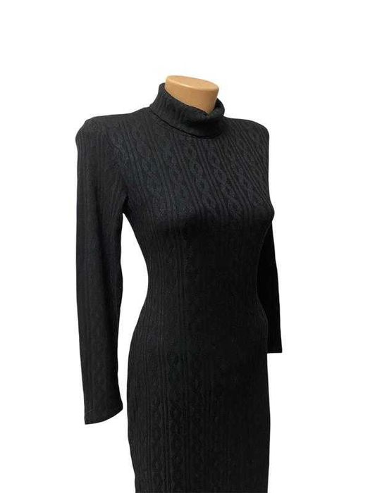 Чорна сукня
Чорна сукня