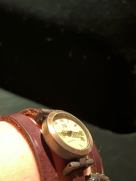 Zegarek a la vintage drobny brązowy podróżnik