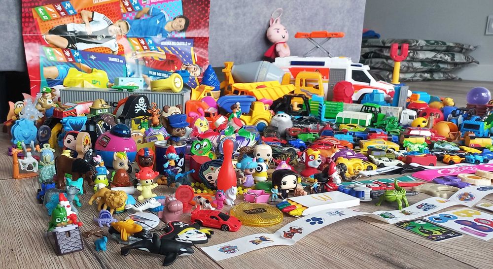 Duży zestaw zabawek dla chłopca karetka samochody resoraki zabawki