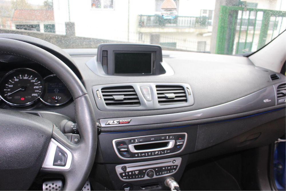 Renault megane coupe bose edition