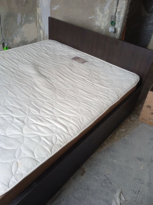 Кровать двуспальная