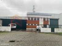 Armazém bem localizado