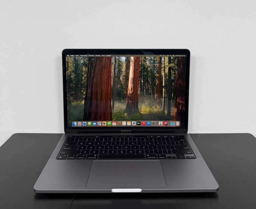 Macbook Pro 2022 (M2/8gb/256 ssd) Повний комплект . 20652SV