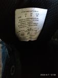 Buty sportowe damskie czarne r 39, używane, mountain warehouse
