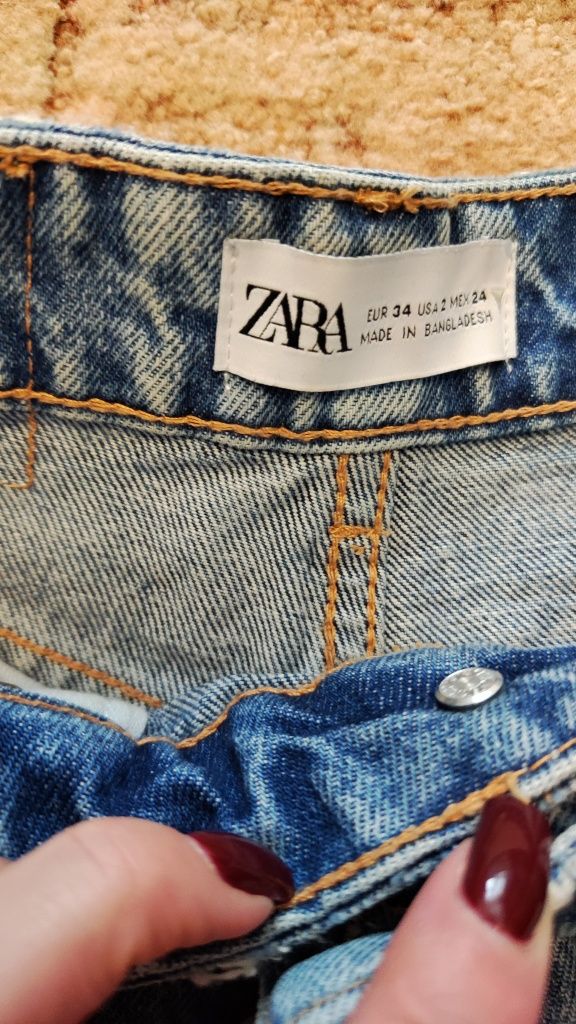 Світлі джинси Zara